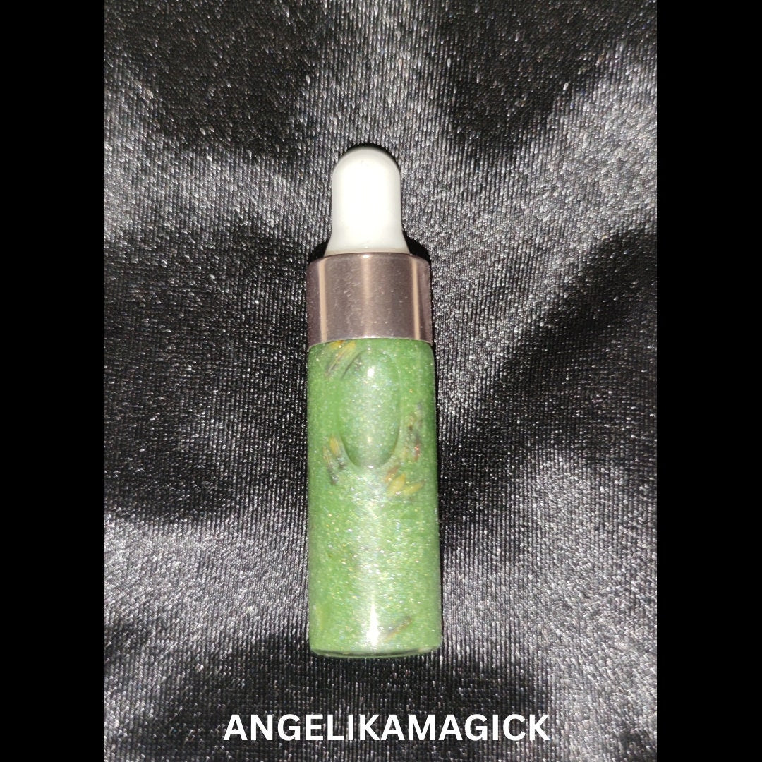 Yksi 5 ml pullo - Forest Moss - Käsintehty rituaalimaginen öljy - Intentioöljy - Loitsuöljy - Henkilahjaöljy - Angelika Magick
